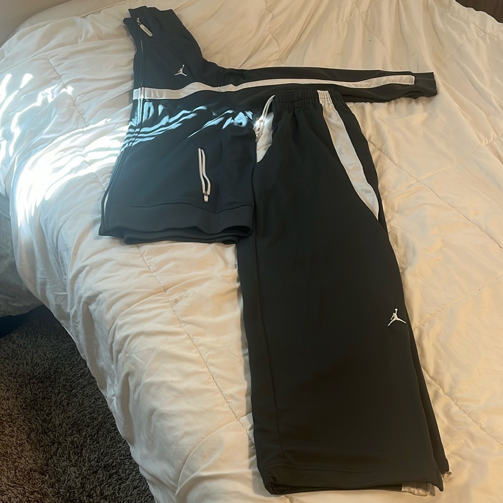 Men’s Large Jordan brand travel suit, the color is Grey